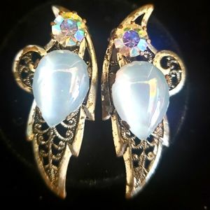 Vintage Filigree Moonstone and Rhinestone Costume Jewelry Clip-on Earrings FF176